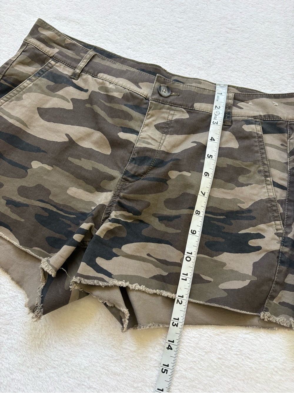 Express Camo High-Waist Women's Shorts in Olive and Brown - Picture 5 of 7